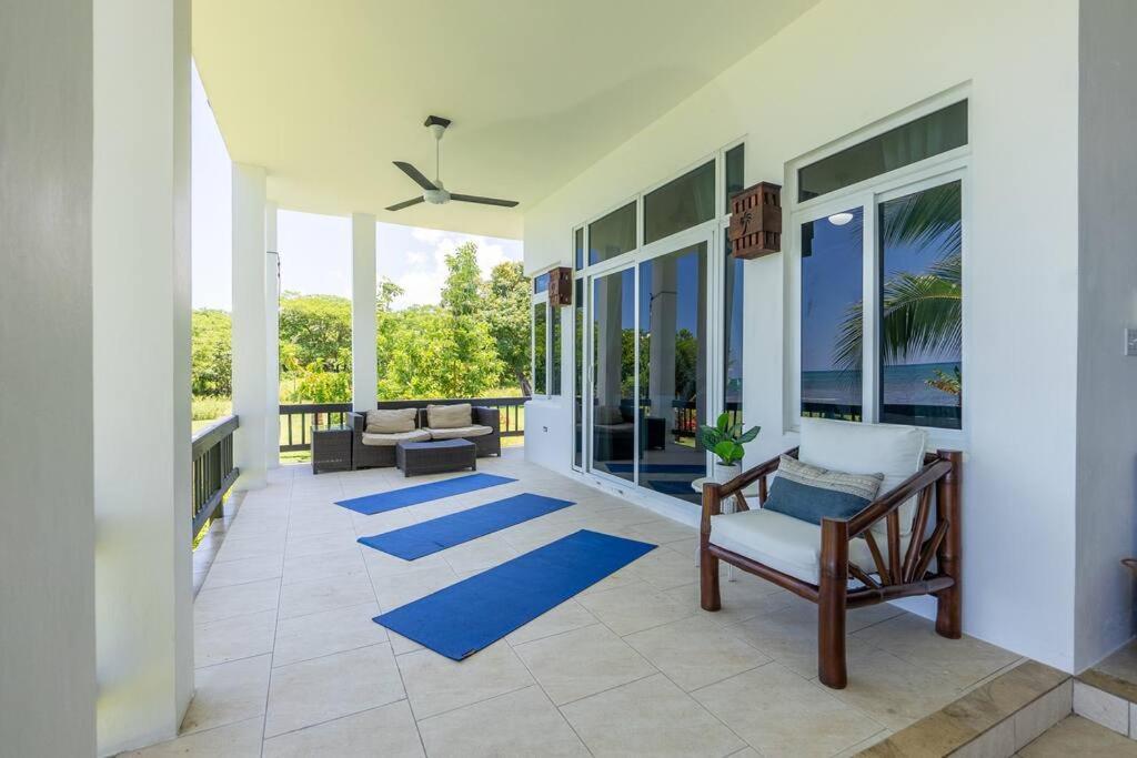 Ivy'S Cove Beach Side Condo - Luxury Villa Whitehouse 외부 사진