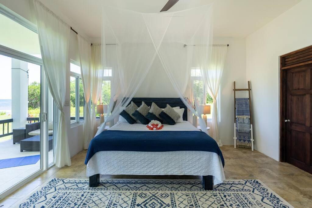 Ivy'S Cove Beach Side Condo - Luxury Villa Whitehouse 외부 사진